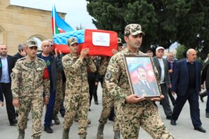 I Qarabağ Müharibəsi şəhidi Vaqif Alıyevin nəşi bugün Gəncədə dəfn olundu - FOTOLAR