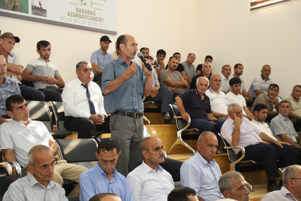 Taleh Qaraşov Gəgiran kəndinin sakinləri ilə görüşdü - FOTOLAR