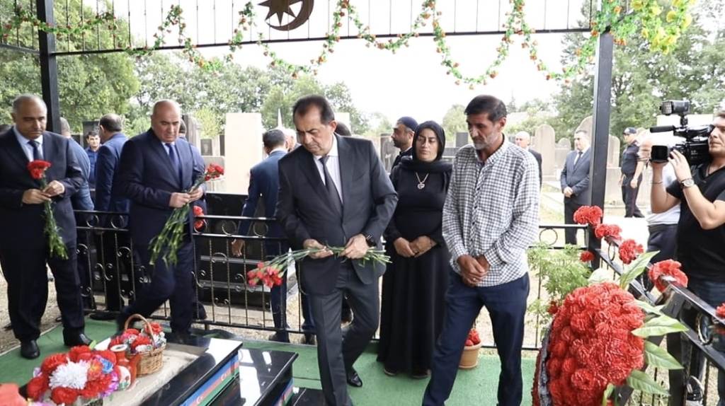 Taleh Qaraşov şəhidlərin ildönümü mərasimində iştirak etdi - FOTOLAR