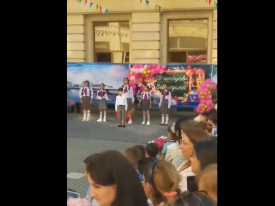 Bakı məktəbindəki bu görüntü Türkiyəni heyran etdi - VİDEO