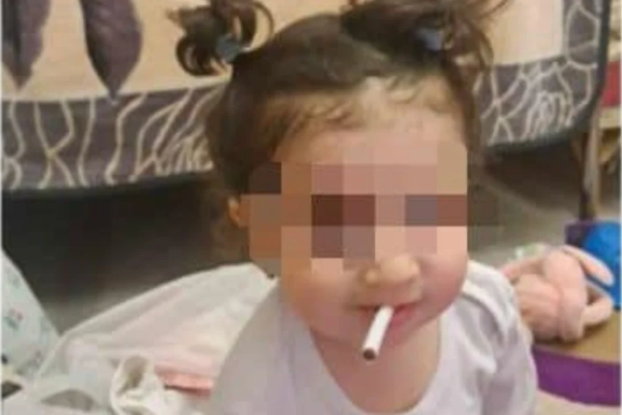 Bu dəfə azyaşlı qıza siqaret verib paylaşdılar