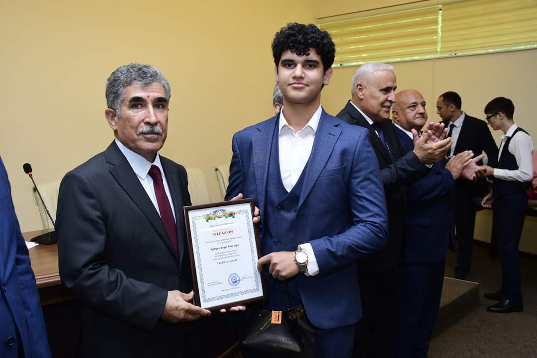 Xətaidə yüksək bal toplayan tələbələrlə görüş keçirildi - FOTOLAR