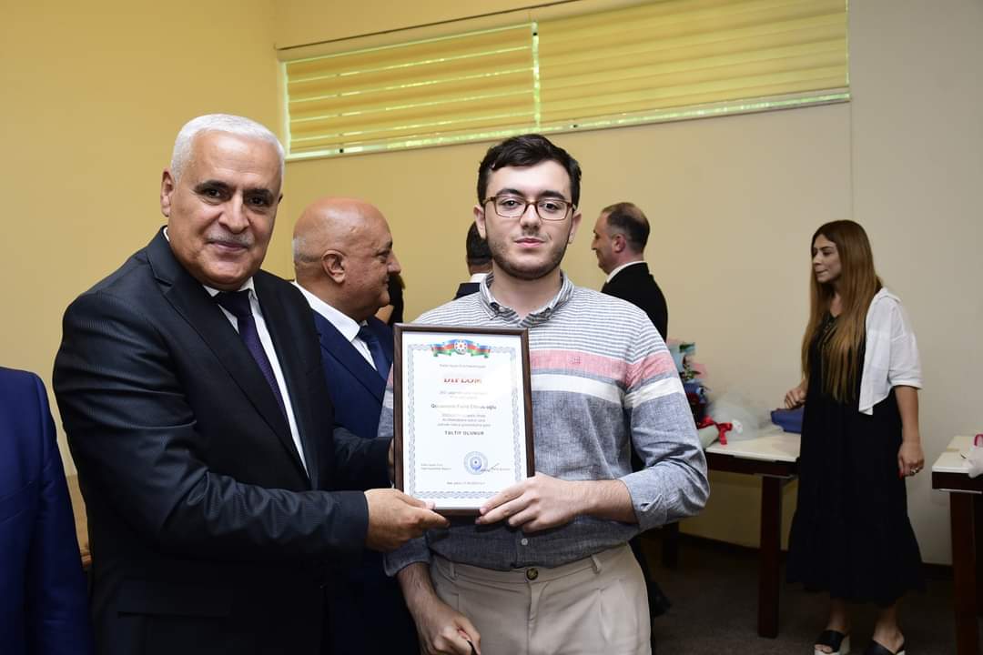 Xətaidə yüksək bal toplayan tələbələrlə görüş keçirildi - FOTOLAR