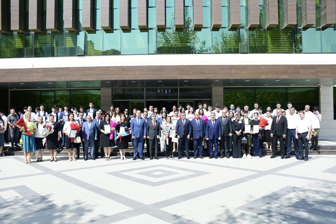 Xətaidə yüksək bal toplayan tələbələrlə görüş keçirildi - FOTOLAR