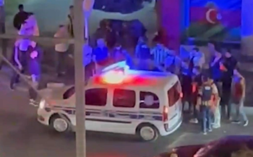 İstanbul derbisi Bakıda kütləvi davaya səbəb oldu - VİDEO