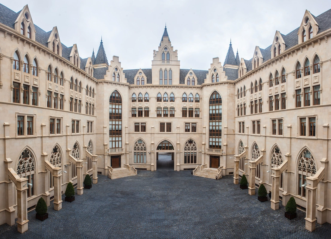 Həmin bina 2.5 milyon manat ucuzlaşdı