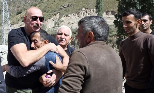 Prezident Kəlbəcər səfərindən elə kadrlar paylaşdı ki... - VİDEO