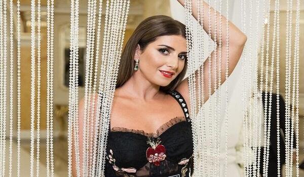 Milyonçunun azərbaycanlı xanımı "Xalq artisti" oldu