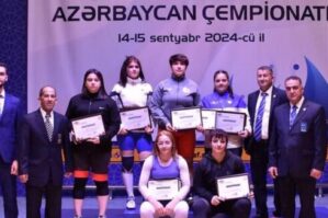 Cavanşir Feyziyev idmançılarla görüşdü – FOTOLAR