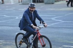 Paşinyan Nyu-Yorkda velosiped sürdü - VİDEO