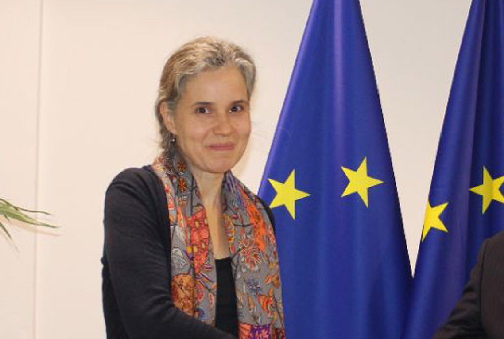 Maqdalena Qrono vəzifəsinin icrasına başlayır