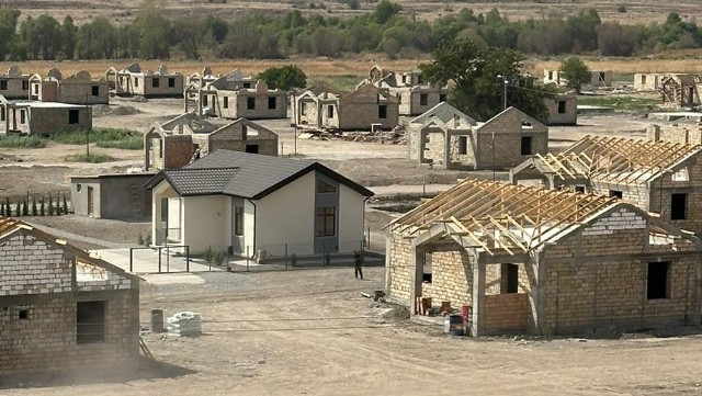 Qubadlıda tikilən evlərlə bağlı şirkətdən açıqlama