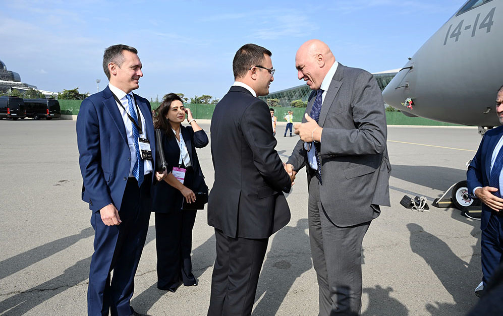 İtaliya müdafiə naziri Bakıdadır - FOTO