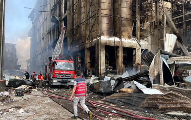 Türkiyədə fabrikdə partlayış: 28 nəfər yaralandı - VİDEO 1 Türkiyədə fabrikdə partlayış: 28 nəfər yaralandı - VİDEO