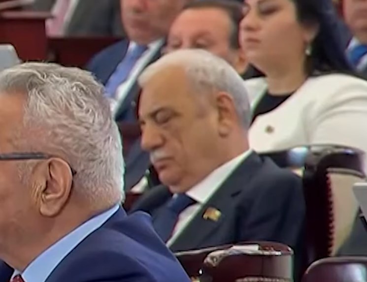 Deputat MM-in ilk iclasındakı görüntüdən danışdı: "Yatmamışdım, sadəcə..."