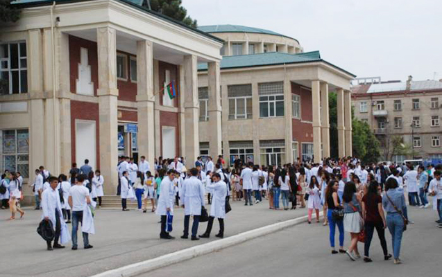 Bakıda müəllimin gecə klubu “tövsiyəsi” qalmaqal yaratdı