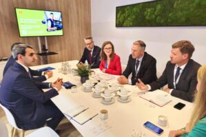 ADY rəhbərliyi “InnoTrans” beynəlxalq sərgisində Orta Dəhlizin perspektivlərini müzakirə etdi - FOTO