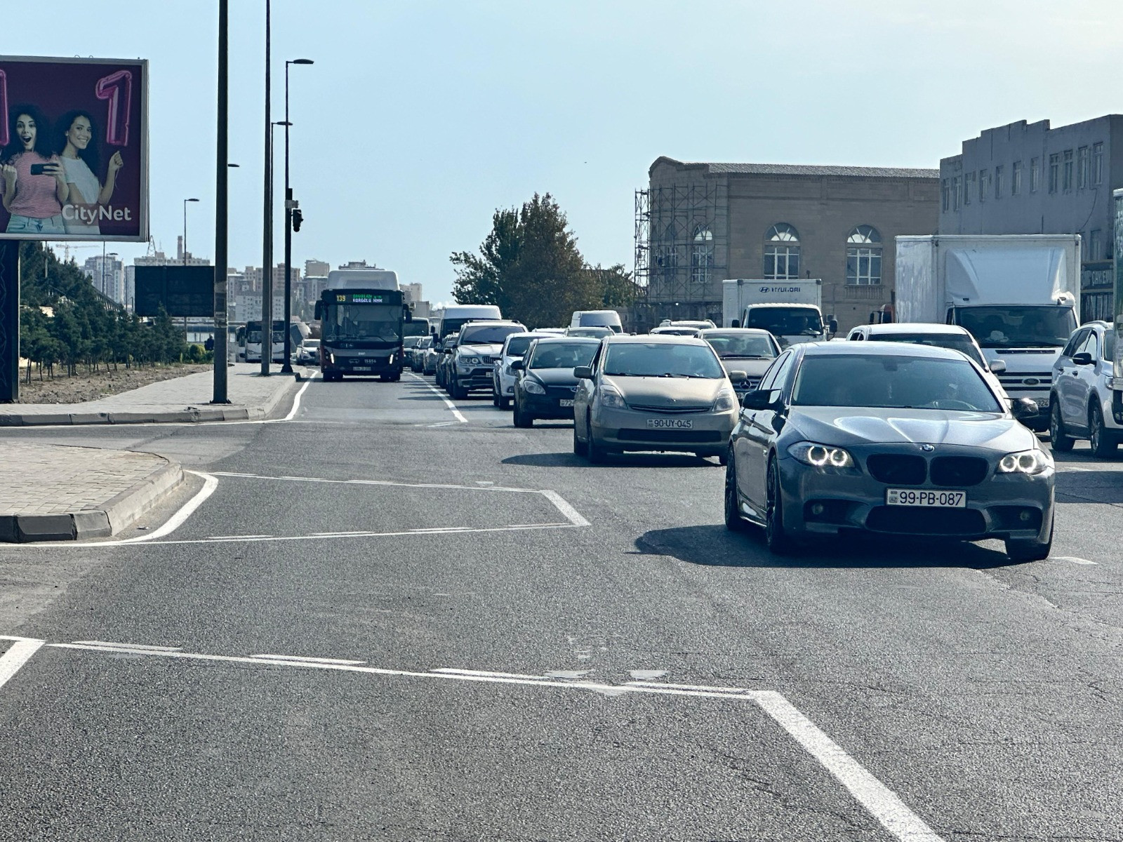 Zabrat yoluna avtobus zolağı çəkildi - FOTOLAR