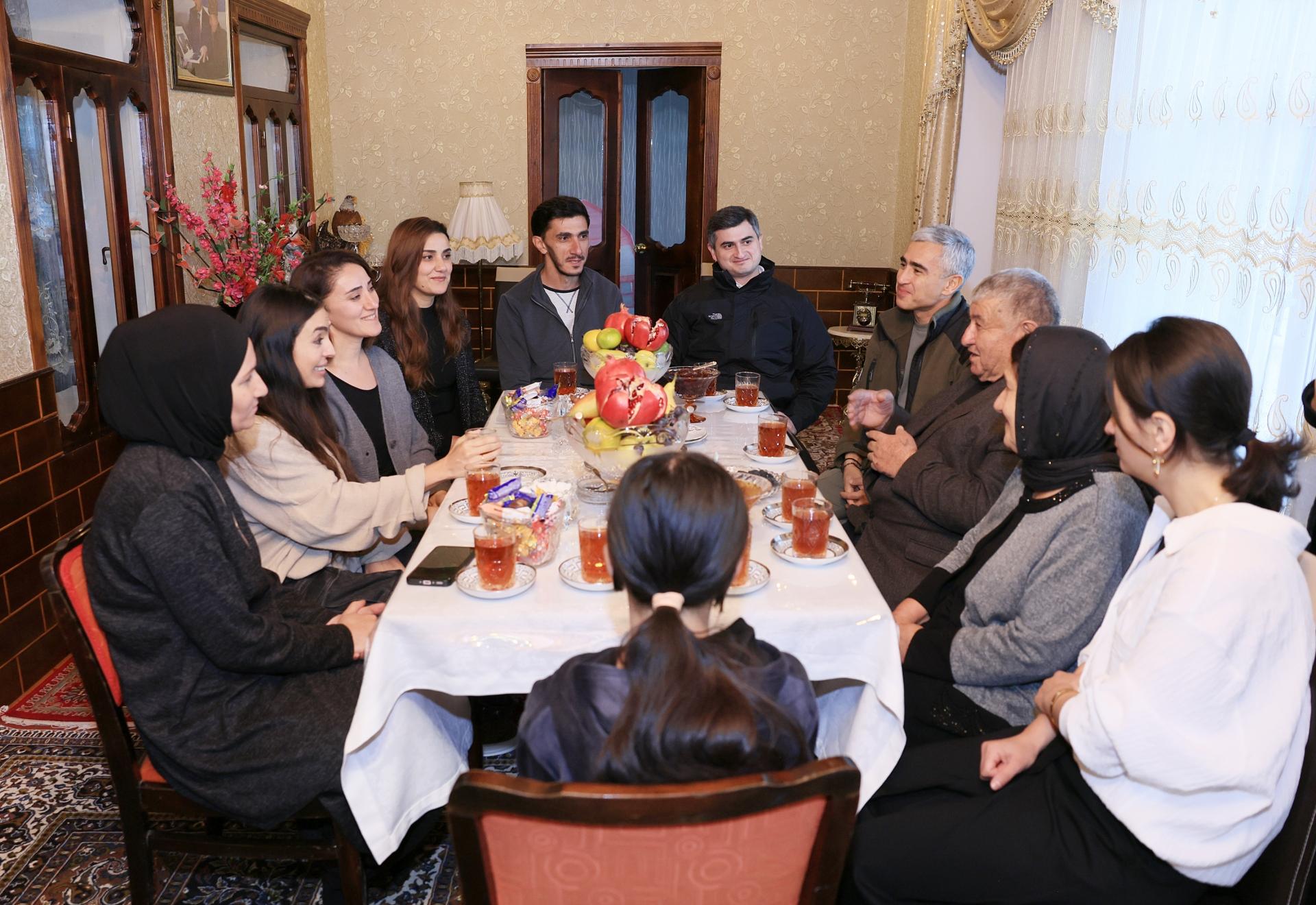 Leyla Əliyeva çoban Xanışın ailəsi ilə görüşdü - FOTO