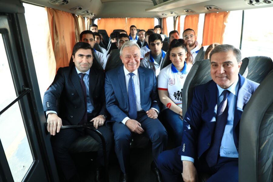 “Yaşıl dünya naminə həmrəylik ili”: Gəncədə ağacəkmə aksiyası keçirilir - FOTOLAR