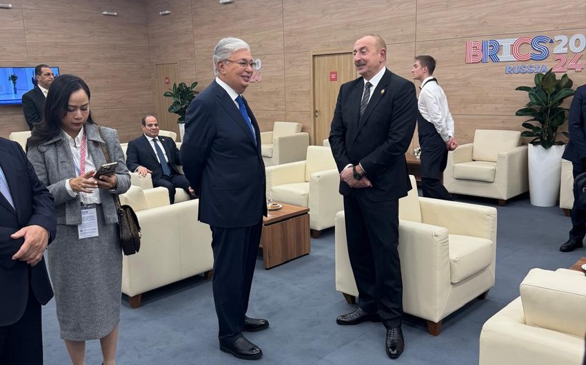 İlham Əliyev Tokayevlə görüşdü - FOTO