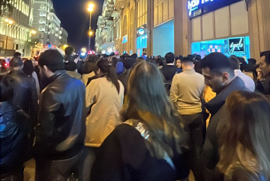 "Sahil" və "İçərişəhər"də böyük izdiham - Səbəbi açıqlandı / FOTO