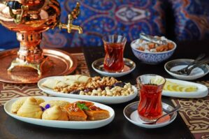 Məşhur meyxanaçının restoranında 1 manata milçək "satılır" - VİDEO