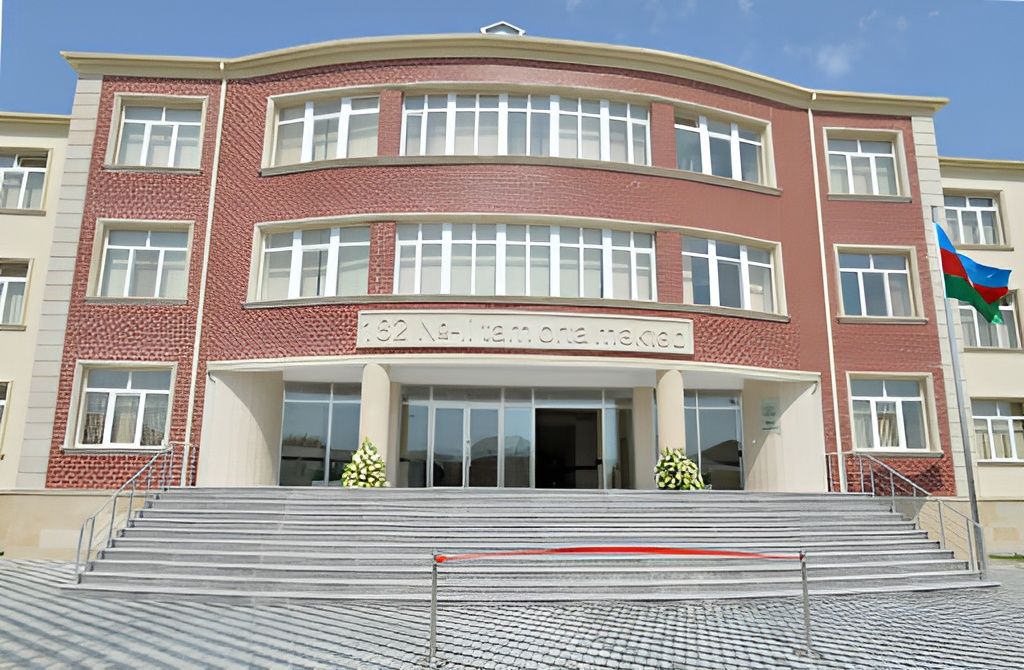 182 nömrəli məktəbdə nə baş verir? - Açıqlama