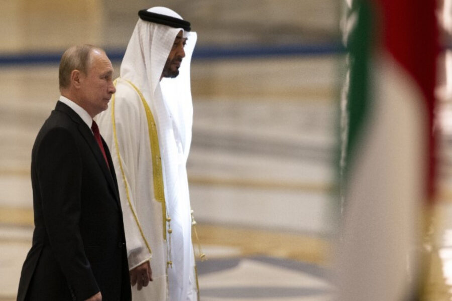 BƏƏ prezidenti Rusiyaya gəldi: Putinlə görüşdə diqqətçəkən detal...- VİDEO 1 BƏƏ prezidenti Rusiyaya gəldi: Putinlə görüşdə diqqətçəkən detal...- VİDEO