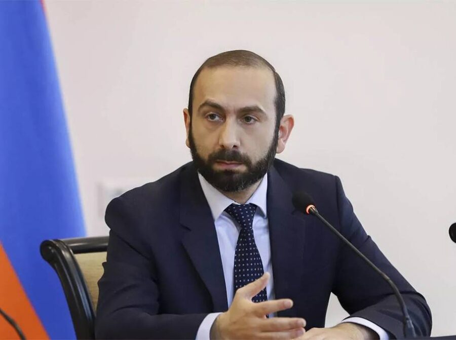 Mirzoyan Bayramov və Fidanla görüşündən danışdı 1 Mirzoyan 1