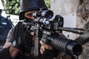 Polislərlə terrorçular arasında atışma: PKK-çı öldürüldü