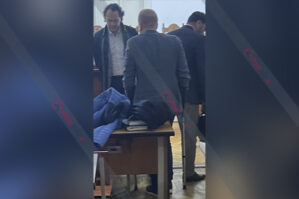 Çingiz Mehdiyev məhkəməyə əsa ilə gəldi - FOTOLAR