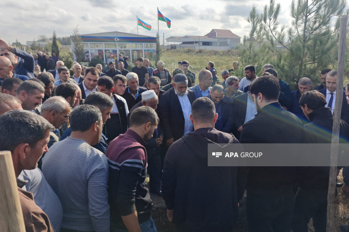 Mübariz İbrahimovun atası dəfn edildi - VİDEO