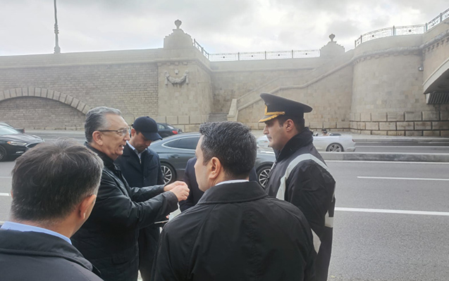 Eldar Əzizov Bağırov körpüsündə - FOTOLAR