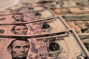 Bu dövlət başçıları ən yüksək maaş alır - SİYAHI