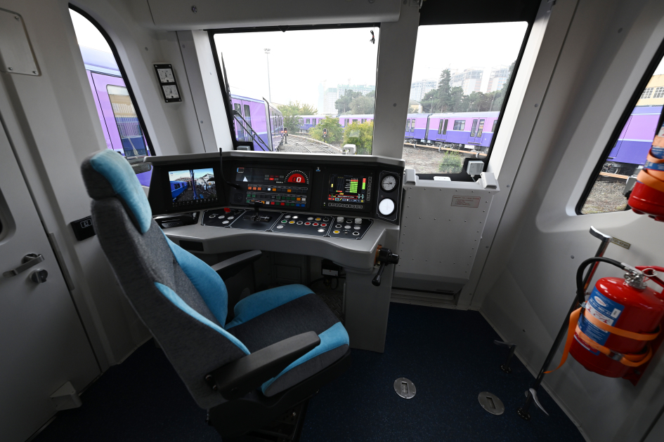 Bakı metrosunda yeni qatarlar - FOTOLAR