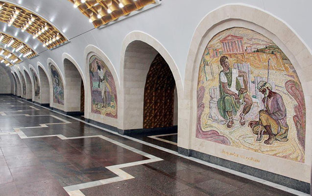 Metroda insident: iki nəfəri döyüb qaçdı