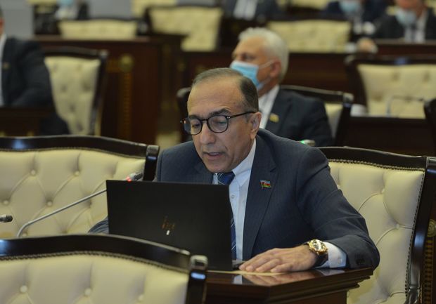 nizami seferov esas 12