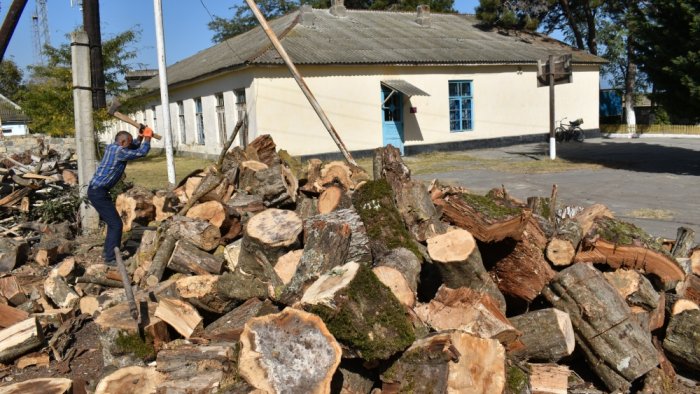 Odunla qızdırılan məktəblərin şagirdlərinə şad xəbər