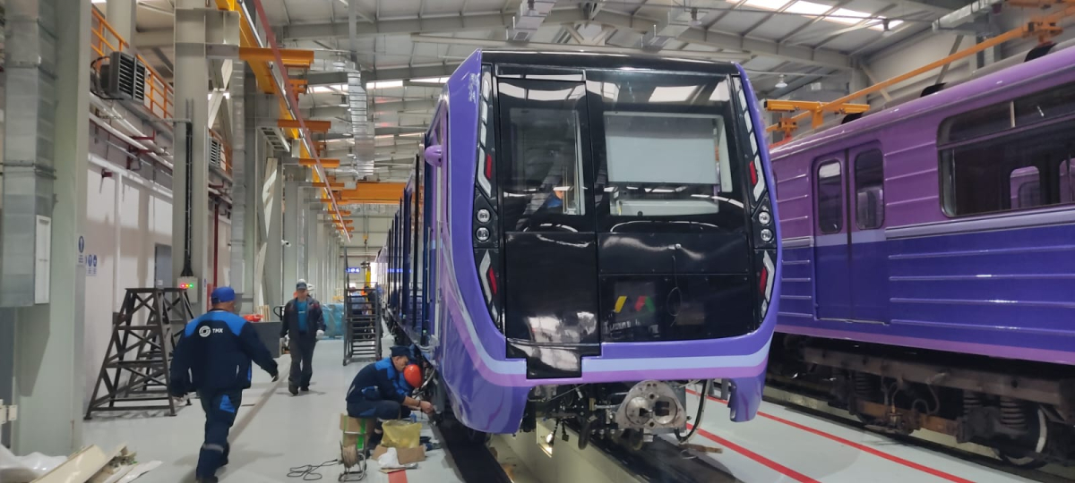 Bakı metrosunda daha 2 yeni qatar - FOTOLAR