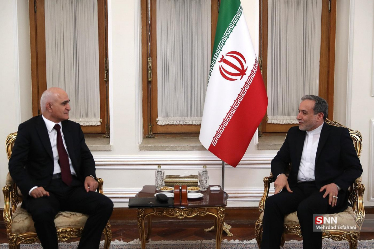 Şahin Mustafayev İranın xarici işlər naziri ilə görüşdü