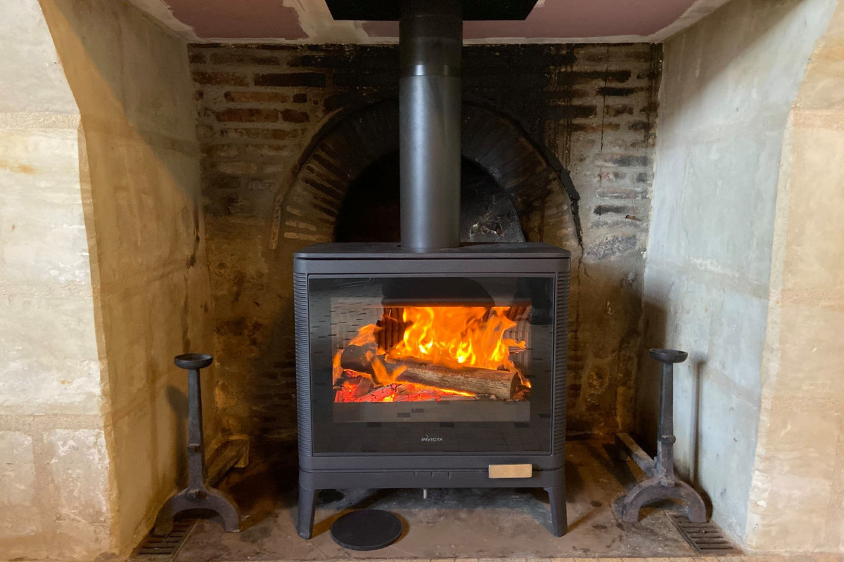 Lerikdə yanan 2 yaşlı uşaq öldü