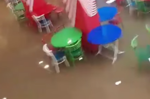 Bu universitetdə yağış tavandan içəri axdı - VİDEO