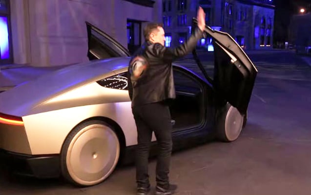 Sükansız və əyləcsiz taksi... - VİDEO