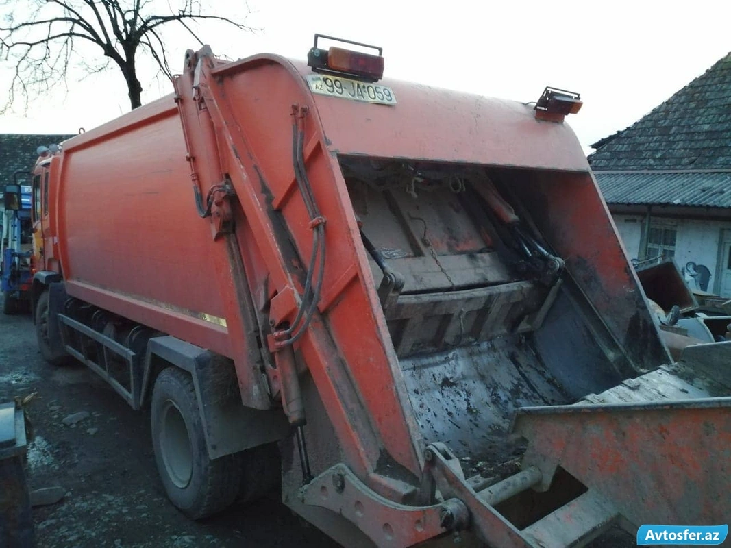 Bakıda iritutumlu maşınlar yolları zəbt etdi - VİDEO