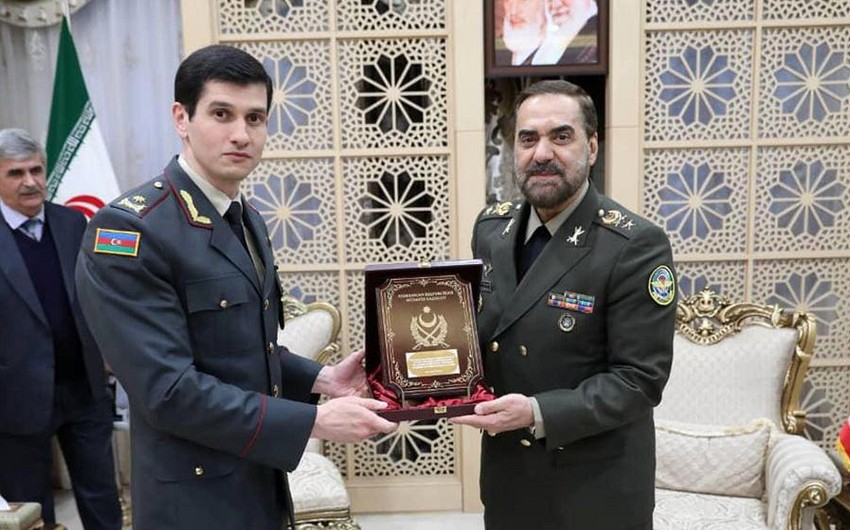 az iran 1