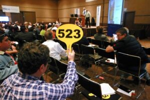 "Titanik"də sərnişinləri xilas edən kapitanın saatı şok qiymətə satıldı