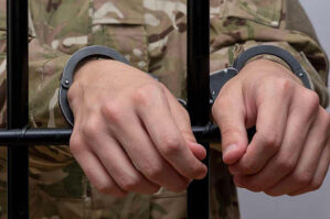 Xidmət yeri dəyişdirən “Dayı” hakim qarşısında