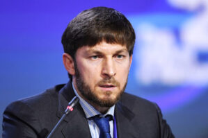 Dubayda bunu edə bilmədik, Bakıdan gözləyirik - Putinin köməkçisi