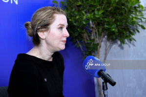 İnsanlar buna görə köçməyə məcbur olur - Emi Poup